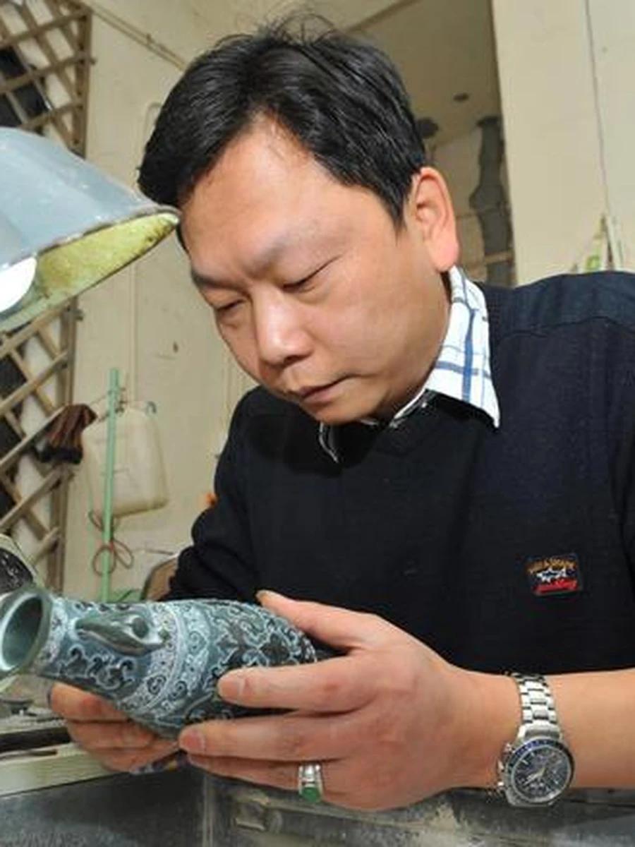 俞挺 — 薄胎玉雕标杆 · 第八届中国工艺美术大师