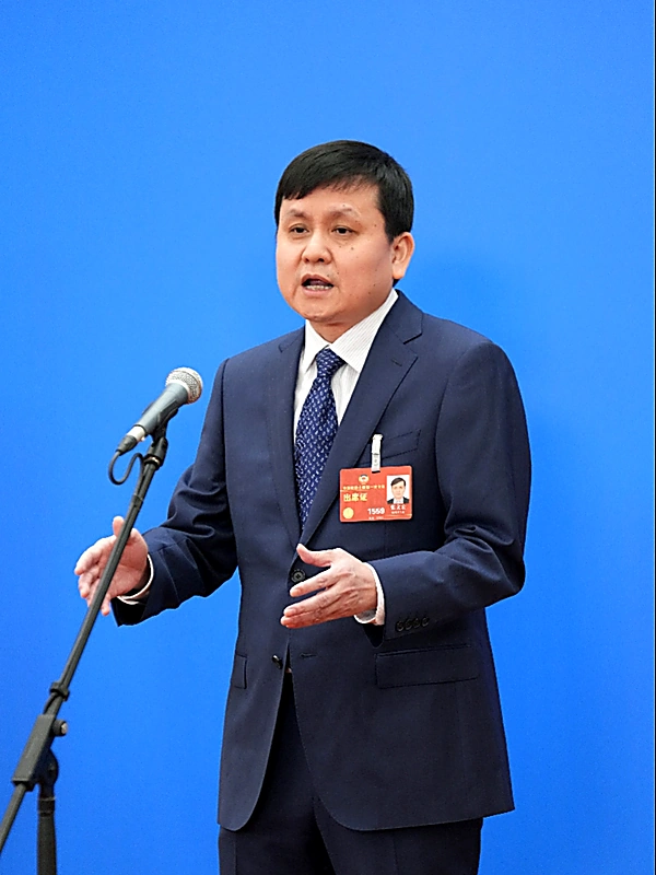 张文宏 — 感染病学专家 · 国家传染病医学中心主任